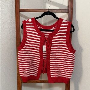 Women’s Red and White Striped Knit Vest NWT Size Large